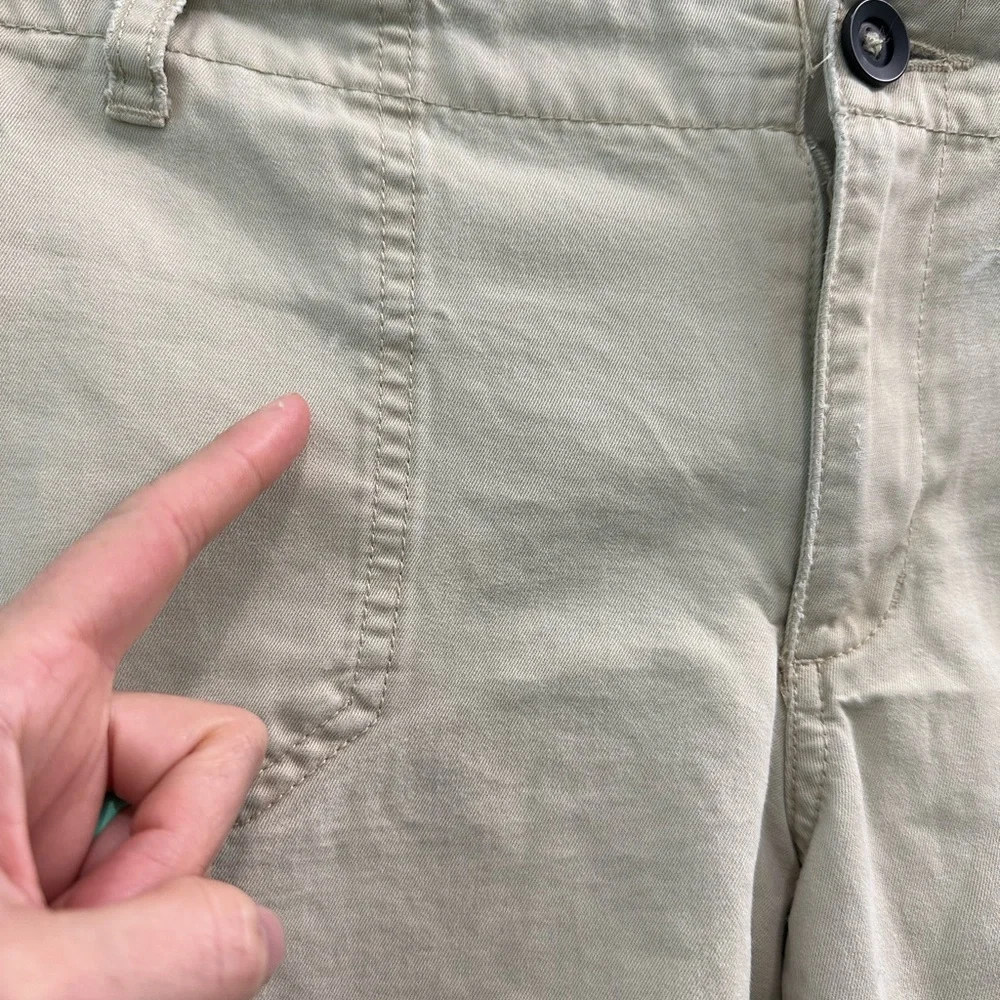 Old Navy Women's Size 10 Chino Khaki Flat Front Shorts - Picture 8 of 14